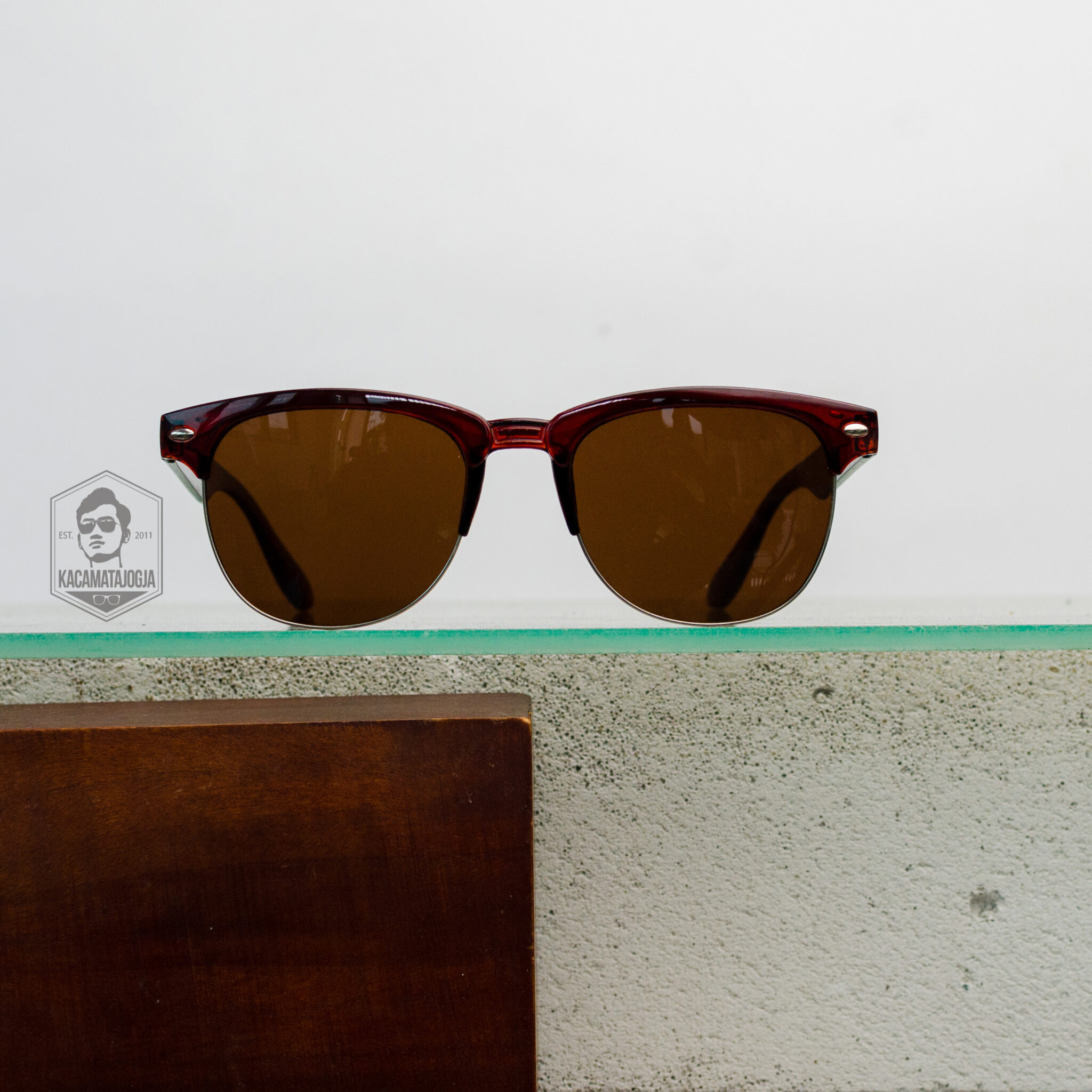 Sunglasses Clubmaster Oval Simple - UC 021